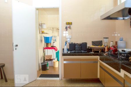 Casa para alugar com 340m², 5 quartos e 6 vagasCozinha