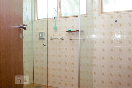 Casa para alugar com 340m², 5 quartos e 6 vagasBanheiro da Suíte 2
