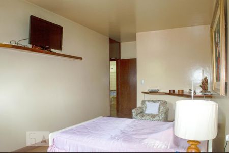 Casa para alugar com 340m², 5 quartos e 6 vagasSuíte 2