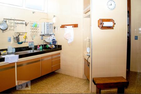 Casa para alugar com 340m², 5 quartos e 6 vagasCozinha