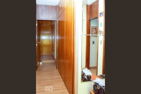 Casa para alugar com 340m², 5 quartos e 6 vagasCorredor