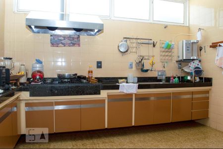 Casa para alugar com 340m², 5 quartos e 6 vagasCozinha