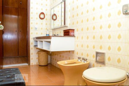 Casa para alugar com 340m², 5 quartos e 6 vagasBanheiro Social