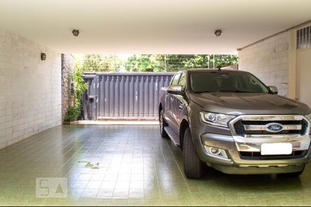 Casa para alugar com 340m², 5 quartos e 6 vagasGaragem