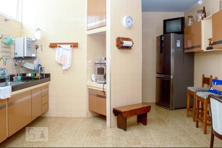 Casa para alugar com 340m², 5 quartos e 6 vagasCozinha