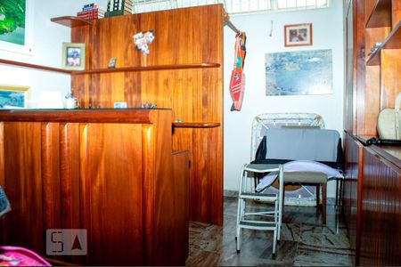 Casa para alugar com 340m², 5 quartos e 6 vagasEscritório