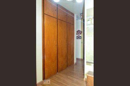 Casa para alugar com 340m², 5 quartos e 6 vagasCorredor