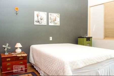 Casa para alugar com 340m², 5 quartos e 6 vagasSuíte 1