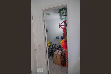 Apartamento para alugar com 154m², 3 quartos e 2 vagas Apartamento para alugar com 154m², 3 quartos e 2 vagasDespensa