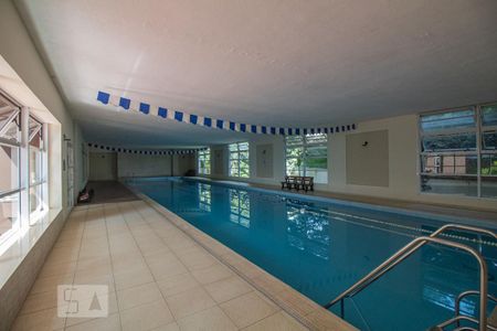 Apartamento para alugar com 154m², 3 quartos e 2 vagas Apartamento para alugar com 154m², 3 quartos e 2 vagasÁrea comum - Piscina