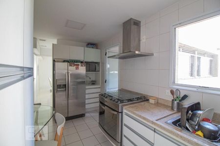 Apartamento para alugar com 154m², 3 quartos e 2 vagas Apartamento para alugar com 154m², 3 quartos e 2 vagasCozinha