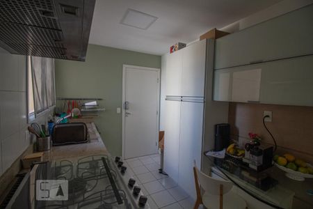 Apartamento para alugar com 154m², 3 quartos e 2 vagas Apartamento para alugar com 154m², 3 quartos e 2 vagasCozinha