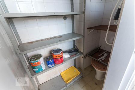 Apartamento à venda com 74m², 2 quartos e 1 vaga Apartamento à venda com 74m², 2 quartos e 1 vagaBanheiro de Serviço