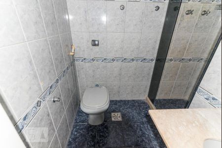 Apartamento à venda com 74m², 2 quartos e 1 vaga Apartamento à venda com 74m², 2 quartos e 1 vagaBanheiro da Suíte