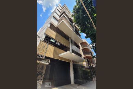 Apartamento à venda com 74m², 2 quartos e 1 vaga Apartamento à venda com 74m², 2 quartos e 1 vagaFachada
