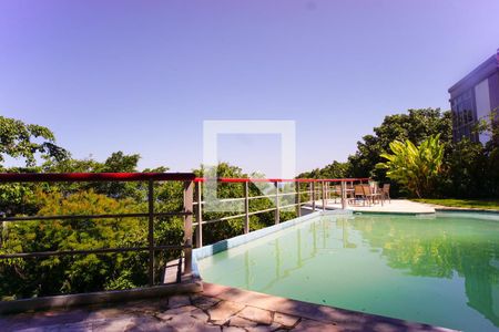 Casa de condomínio à venda com 1360m², 5 quartos e 5 vagas Casa de condomínio à venda com 1360m², 5 quartos e 5 vagasÁrea Externa