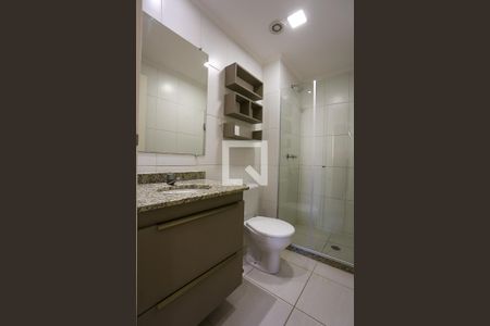 Banheiro de apartamento à venda com 2 quartos, 64m² em Jardim Caboré, São Paulo