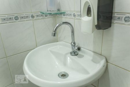 Casa de condomínio à venda com 95m², 3 quartos e 2 vagasLavabo