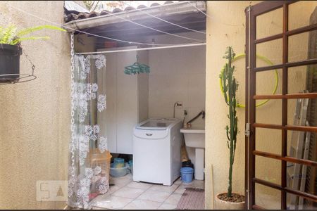 Casa de condomínio à venda com 95m², 3 quartos e 2 vagasÁrea de Serviço