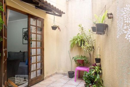 Casa de condomínio à venda com 95m², 3 quartos e 2 vagasQuintal