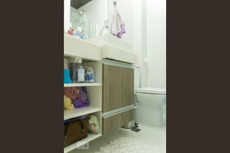 Casa de condomínio à venda com 95m², 3 quartos e 2 vagasBanheiro