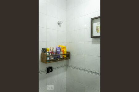 Casa de condomínio à venda com 95m², 3 quartos e 2 vagasLavabo