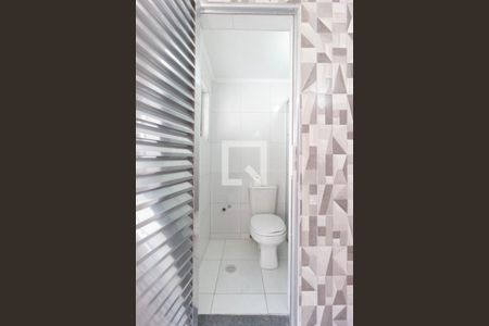 Casa à venda com 134m², 2 quartos e 2 vagasBanheiro de serviço