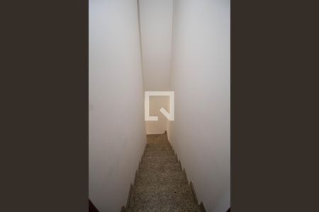 Escada de casa para alugar com 2 quartos, 89m² em Vila Palmeiras, São Paulo