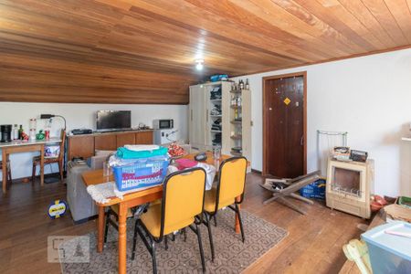 Casa à venda com 770m², 4 quartos e 3 vagasSala