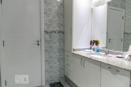 Casa à venda com 309m², 3 quartos e 6 vagasBanheiro Social