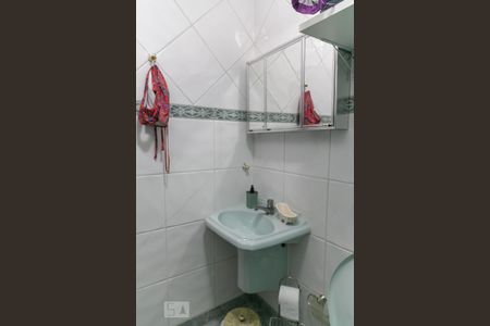 Casa à venda com 309m², 3 quartos e 6 vagasBanheiro de serviço