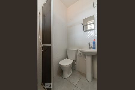 Banheiro da Suíte de casa para alugar com 2 quartos, 90m² em Vila do Encontro, São Paulo