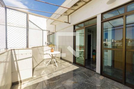 Apartamento à venda com 185m², 3 quartos e 2 vagasVaranda (Fundos)