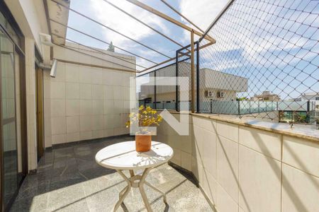 Apartamento à venda com 185m², 3 quartos e 2 vagasVaranda (Fundos)