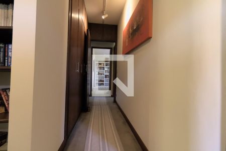 Corredor de casa à venda com 6 quartos, 432m² em Vila Ida, São Paulo