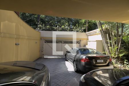 Garagem de casa à venda com 6 quartos, 432m² em Vila Ida, São Paulo