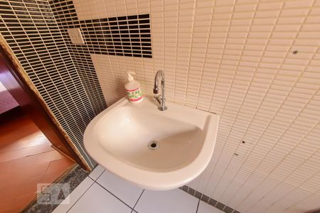 Casa à venda com 385m², 3 quartos e 6 vagasBanheiro da Suite