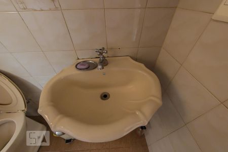 Casa à venda com 385m², 3 quartos e 6 vagasBanheiro 