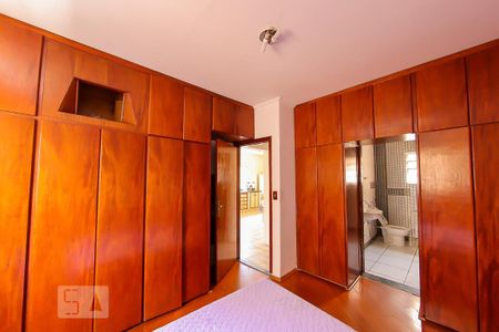 Casa à venda com 385m², 3 quartos e 6 vagasSuite 