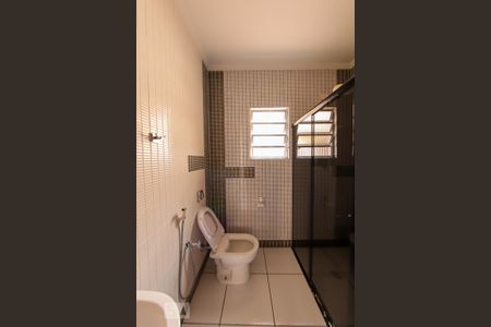 Casa à venda com 385m², 3 quartos e 6 vagasBanheiro da Suite