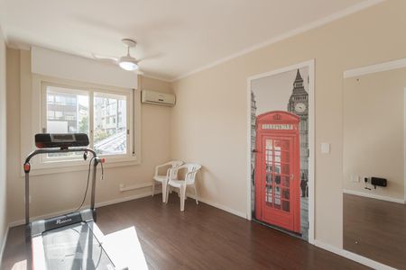 Sala de apartamento para alugar com 1 quarto, 37m² em Petrópolis, Porto Alegre