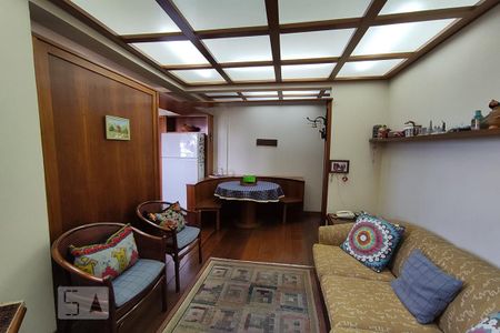 Apartamento à venda com 189m², 3 quartos e 2 vagas Apartamento à venda com 189m², 3 quartos e 2 vagasSala de TV