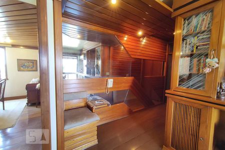 Apartamento à venda com 189m², 3 quartos e 2 vagas Apartamento à venda com 189m², 3 quartos e 2 vagasHall de Entrada