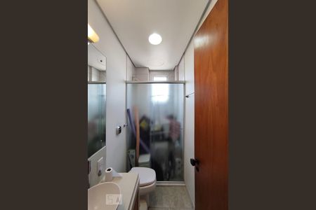 Apartamento à venda com 189m², 3 quartos e 2 vagas Apartamento à venda com 189m², 3 quartos e 2 vagasBanheiro de Serviço