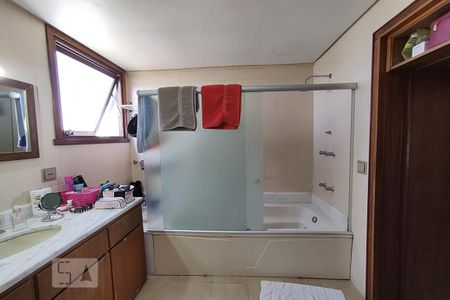 Apartamento à venda com 189m², 3 quartos e 2 vagas Apartamento à venda com 189m², 3 quartos e 2 vagasBanheiro da Suíte