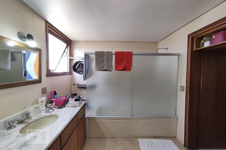 Apartamento à venda com 189m², 3 quartos e 2 vagas Apartamento à venda com 189m², 3 quartos e 2 vagasBanheiro da Suíte