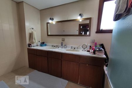 Apartamento à venda com 189m², 3 quartos e 2 vagas Apartamento à venda com 189m², 3 quartos e 2 vagasBanheiro da Suíte