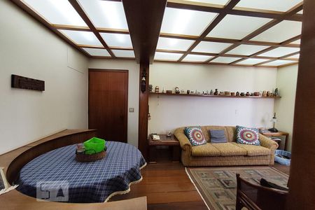 Apartamento à venda com 189m², 3 quartos e 2 vagas Apartamento à venda com 189m², 3 quartos e 2 vagasSala de TV