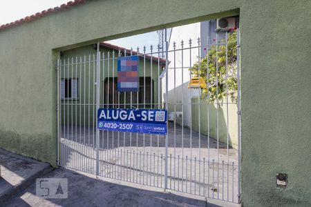 Casa para alugar com 70m², 2 quartos e 3 vagasFachada