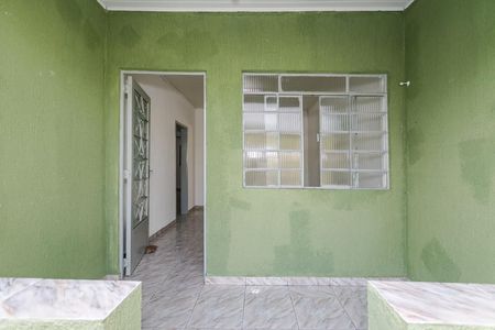 Entrada de casa para alugar com 2 quartos, 70m² em Vila Lavínia, Mogi das Cruzes